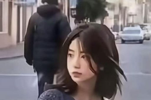 刘涛弯腰7秒上热搜：娱乐圈人设塌了真实值钱了